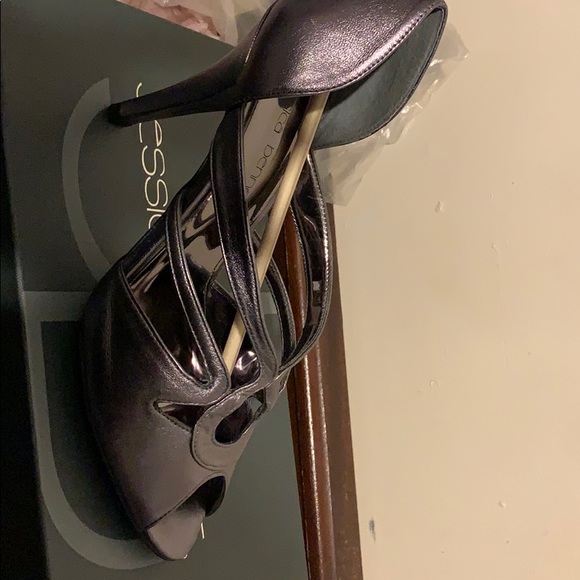 Women’s shoes 9 1/2 M - Picture 5 of 7